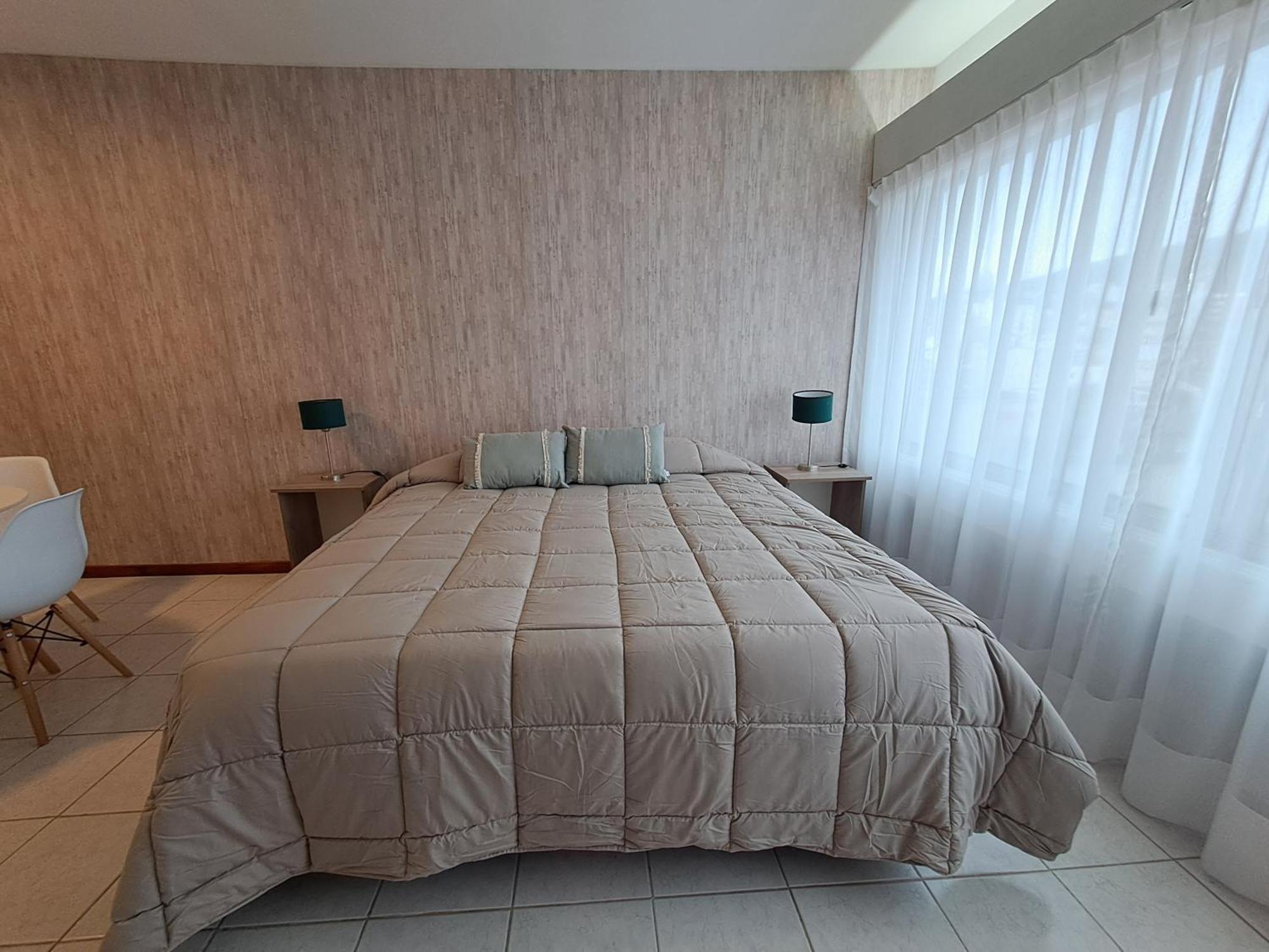 Apartment Center 208 - *